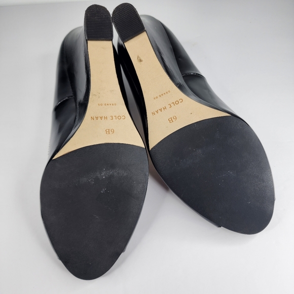 COLE HAAN Black Peeptoe Wedge. - Picture 6 of 7
